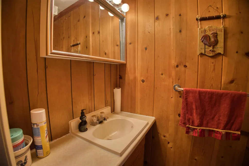 55 Pine River Road Effingham NH 03882