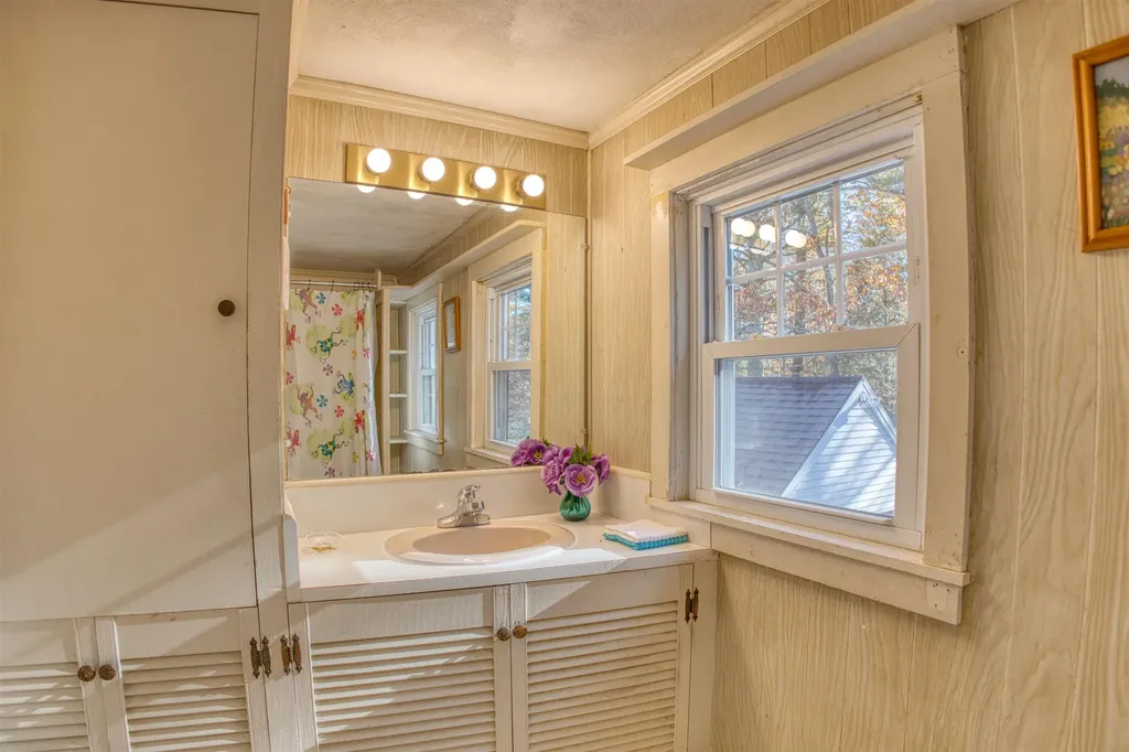 55 Pine River Road Effingham NH 03882