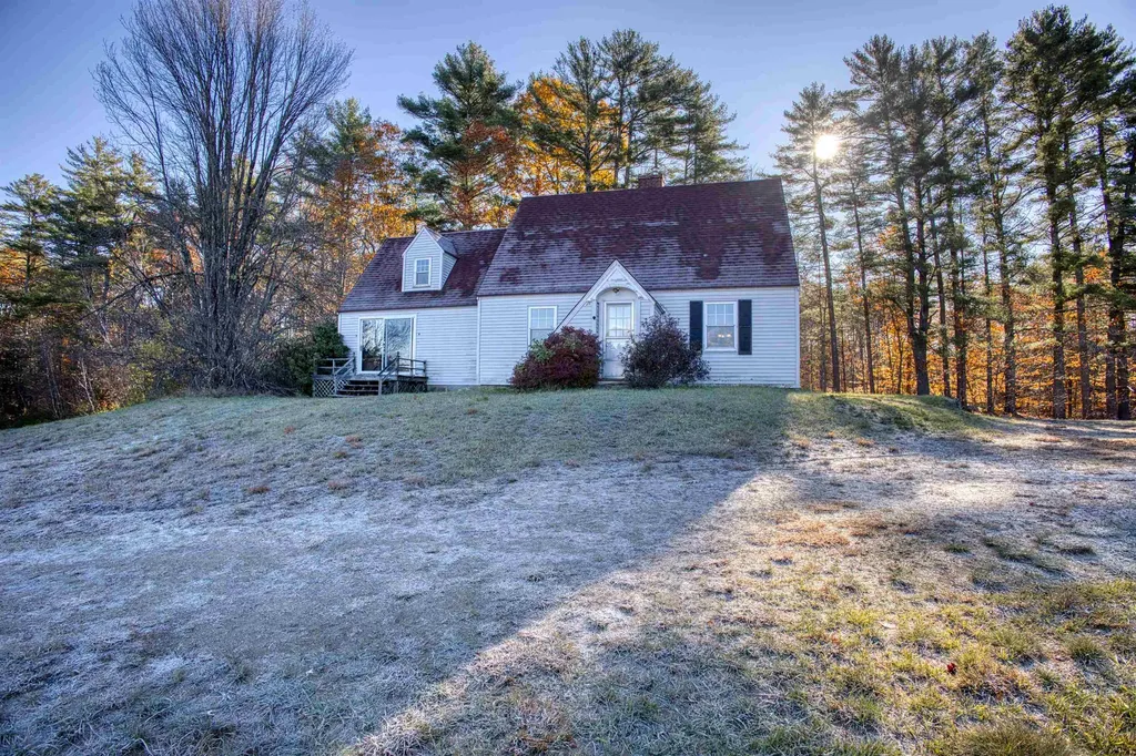 55 Pine River Road Effingham NH 03882