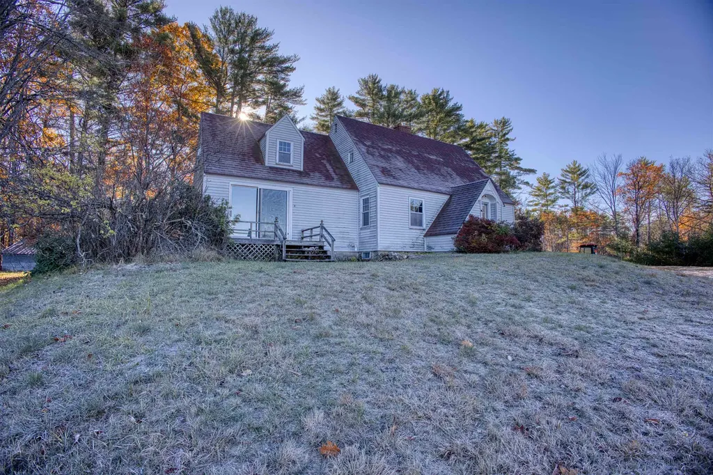 55 Pine River Road Effingham NH 03882
