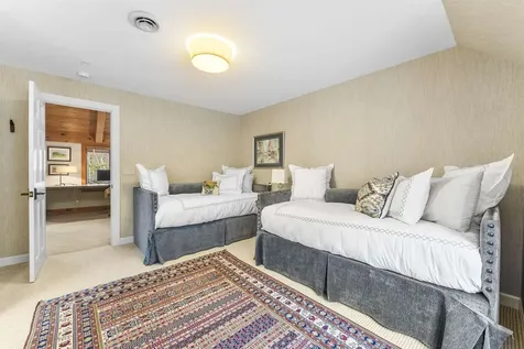 14 Stone House Road Winhall VT 05340