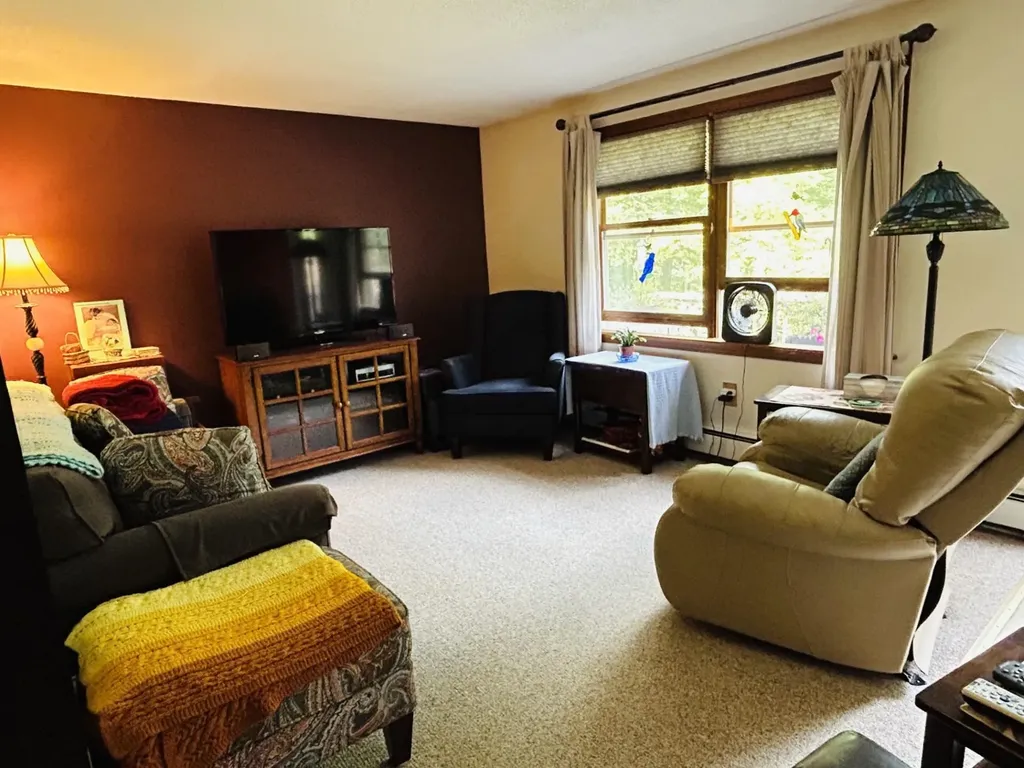 263 Old Chesterfield Road Hinsdale NH 03451