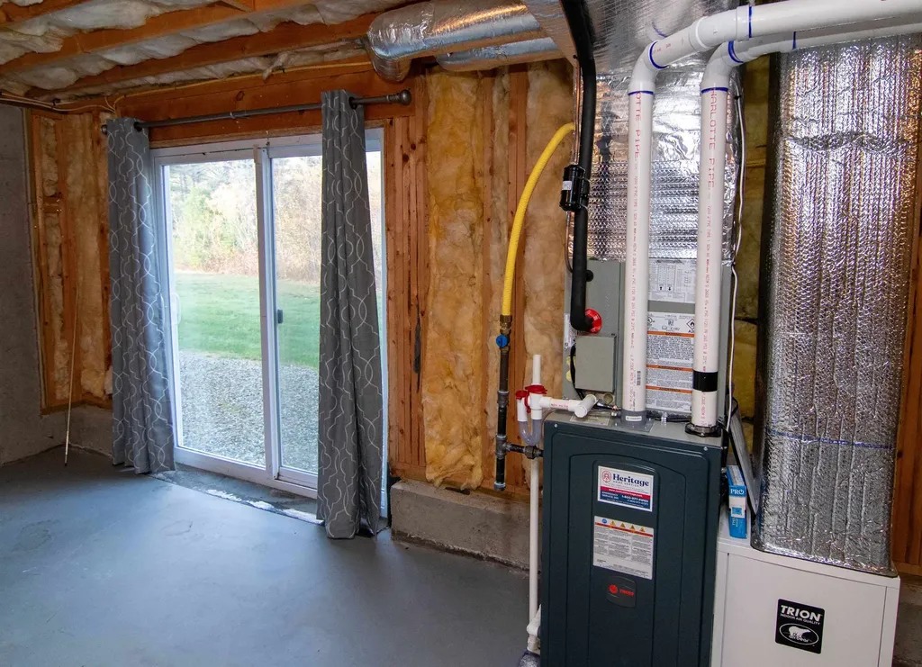 20 Locksley Lane Raymond NH 03077