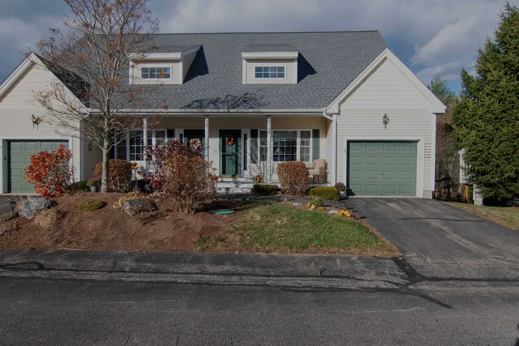 20 Locksley Lane Raymond NH 03077