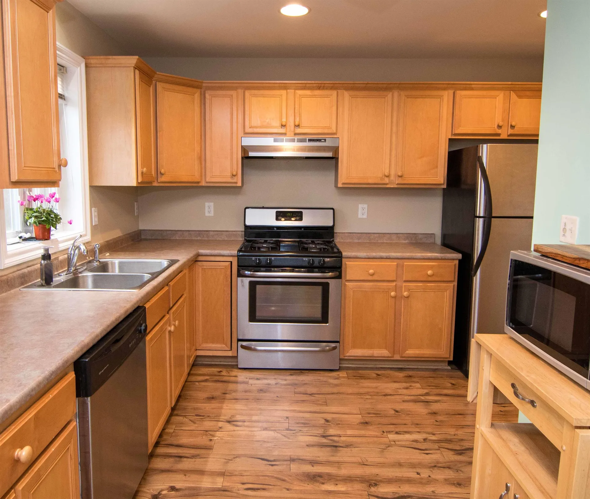 20 Locksley Lane Raymond NH 03077