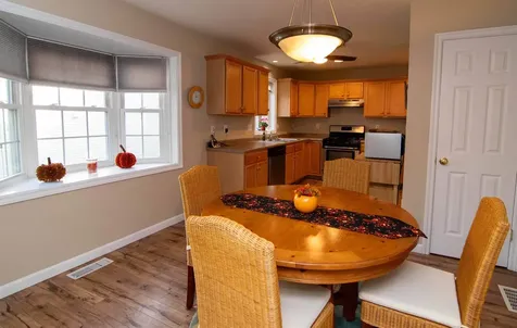 20 Locksley Lane Raymond NH 03077