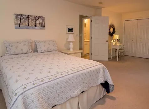 20 Locksley Lane Raymond NH 03077