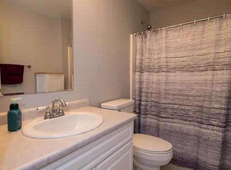 20 Locksley Lane Raymond NH 03077