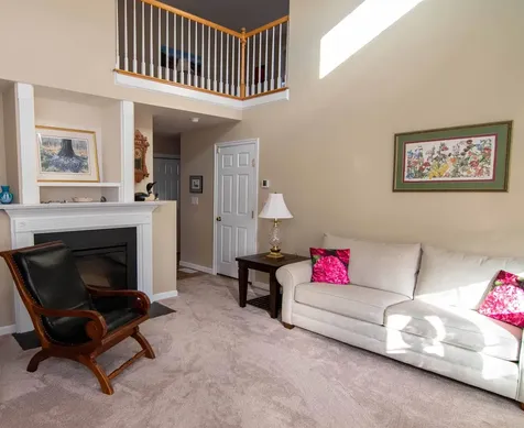 20 Locksley Lane Raymond NH 03077