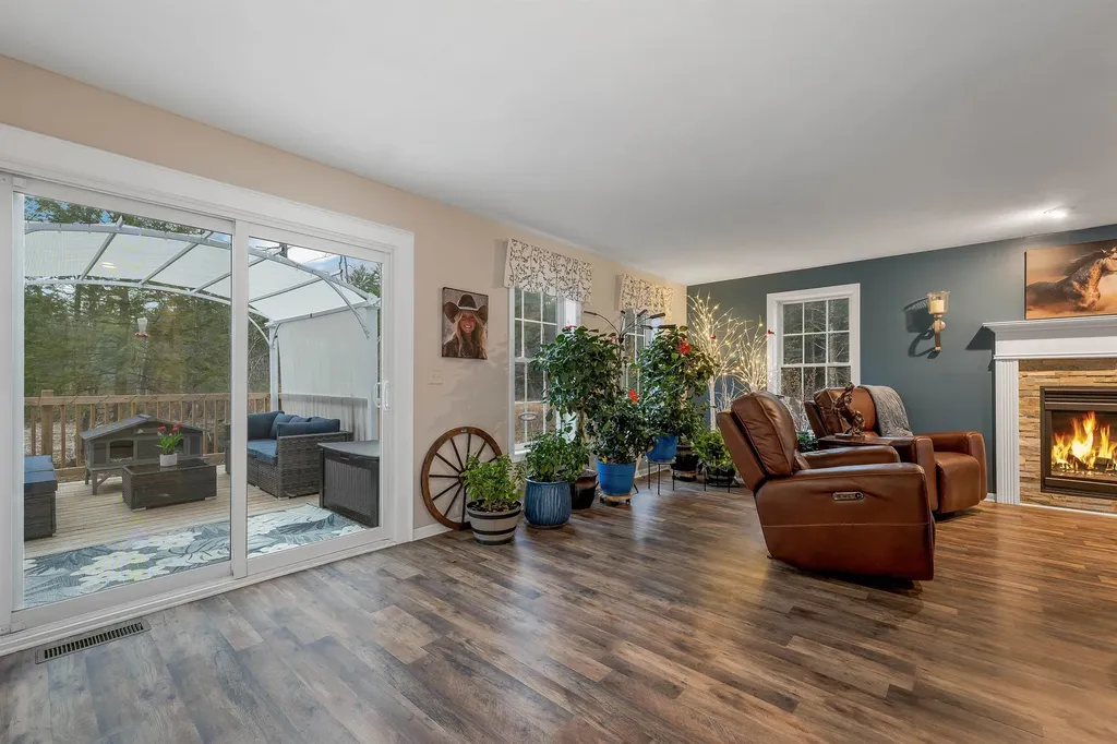 106 Meadow Road New Boston NH 03070