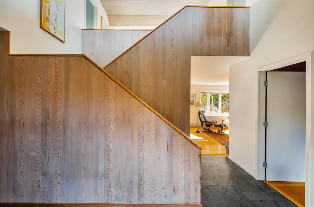 188 Mcneil Cove Road Charlotte VT 05445-0000