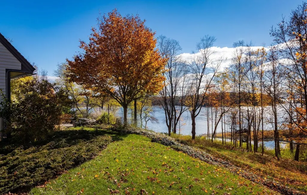 188 Mcneil Cove Road Charlotte VT 05445-0000