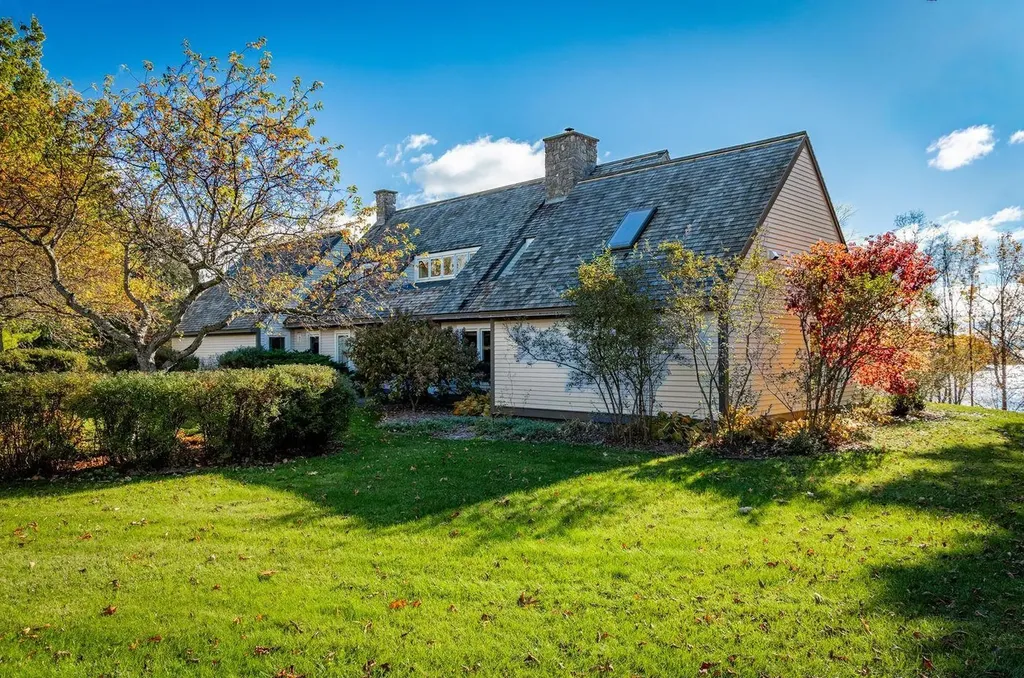 188 Mcneil Cove Road Charlotte VT 05445-0000