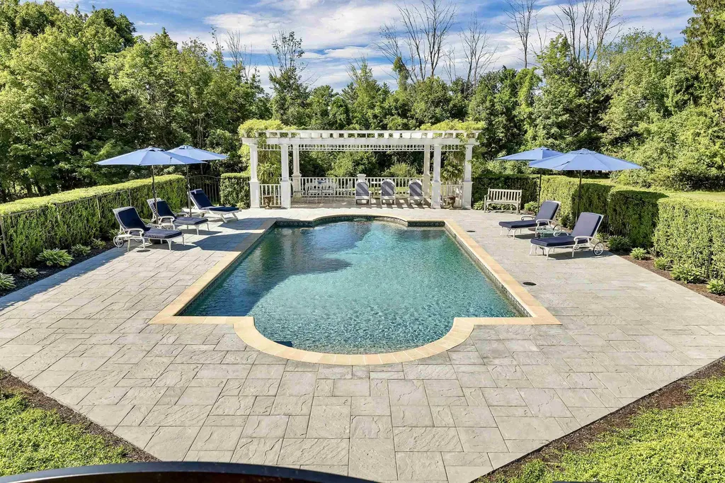 222 N. Main Street Wolfeboro NH 03894