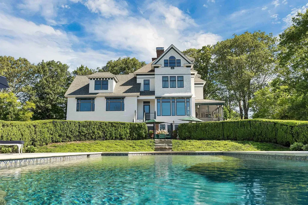 222 N. Main Street Wolfeboro NH 03894