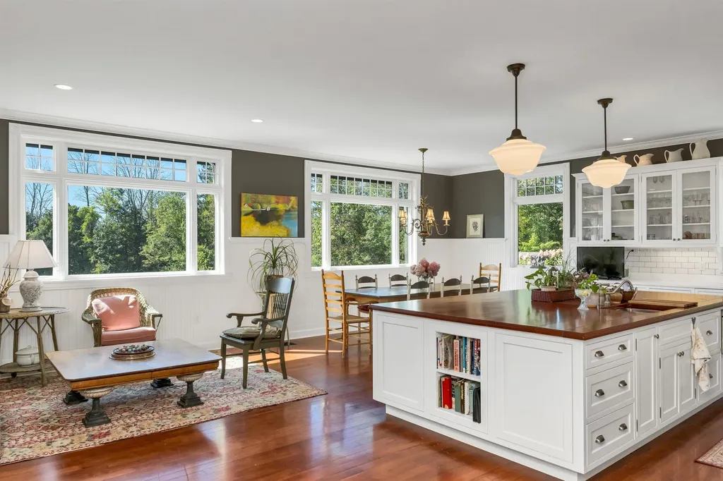 222 N. Main Street Wolfeboro NH 03894