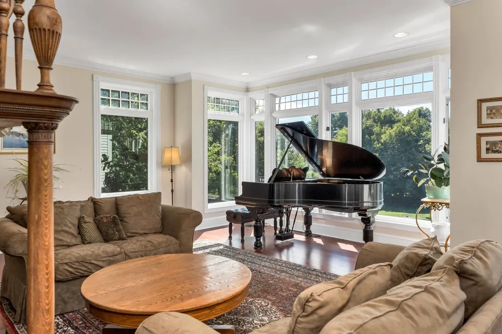 222 N. Main Street Wolfeboro NH 03894