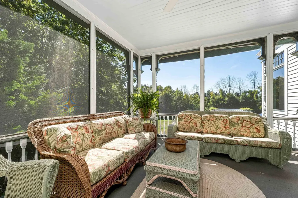 222 N. Main Street Wolfeboro NH 03894