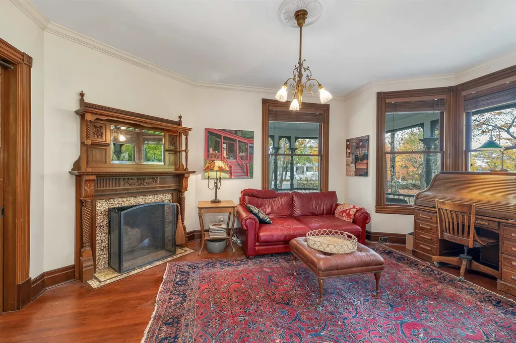 222 N. Main Street Wolfeboro NH 03894