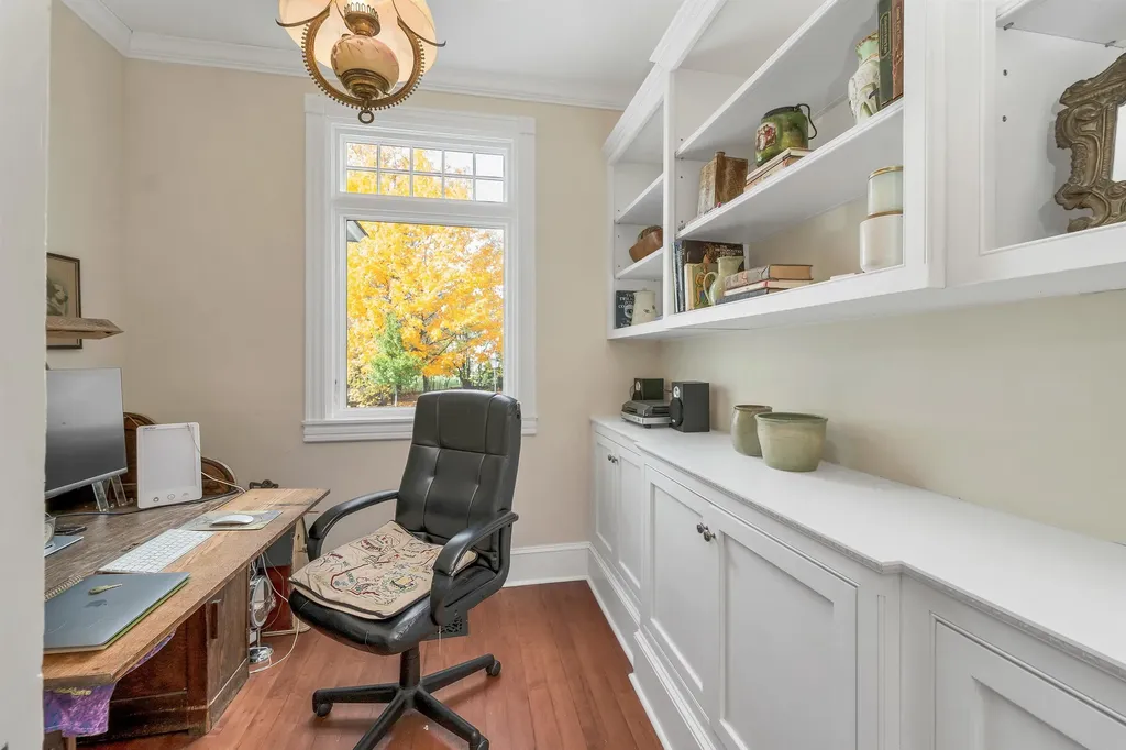 222 N. Main Street Wolfeboro NH 03894