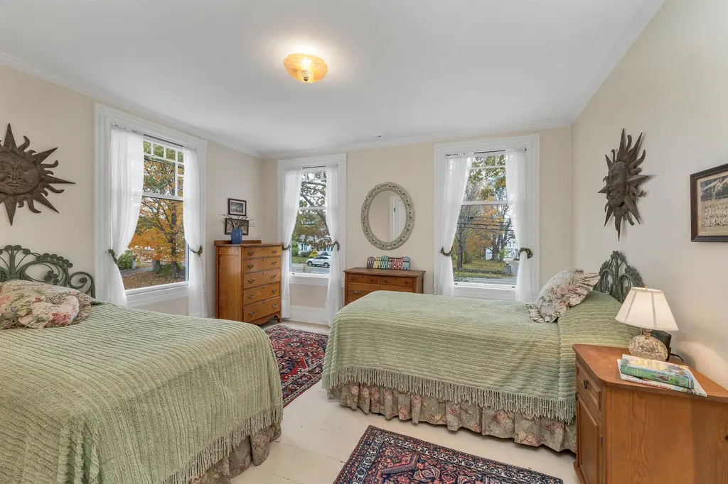 222 N. Main Street Wolfeboro NH 03894