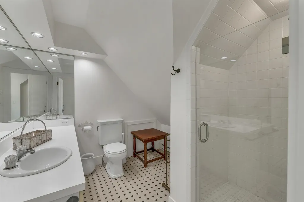 222 N. Main Street Wolfeboro NH 03894