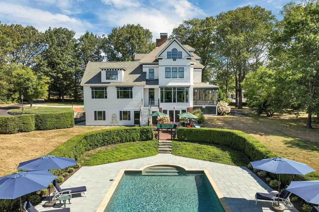 222 N. Main Street Wolfeboro NH 03894