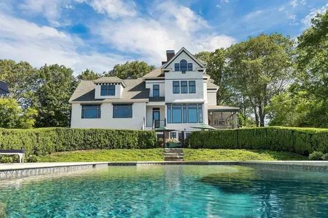 222 N. Main Street Wolfeboro NH 03894