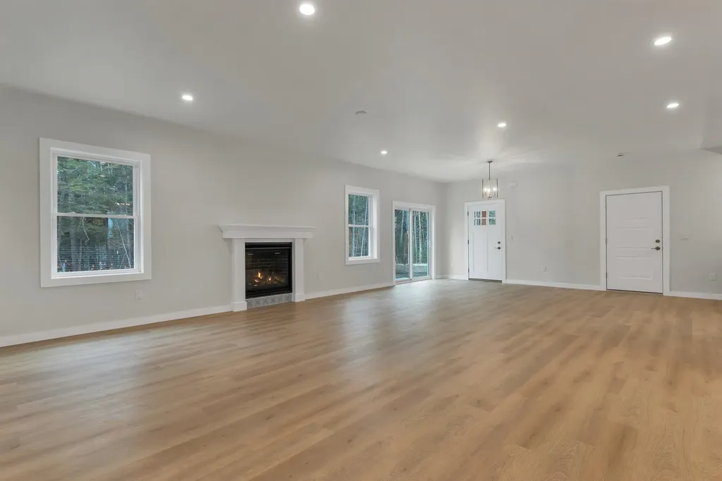 22 Sundorf Street Moultonborough NH 03254