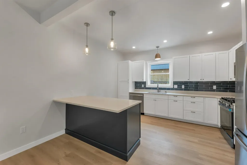 22 Sundorf Street Moultonborough NH 03254