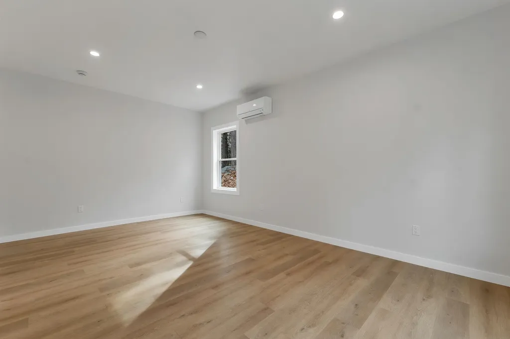 22 Sundorf Street Moultonborough NH 03254