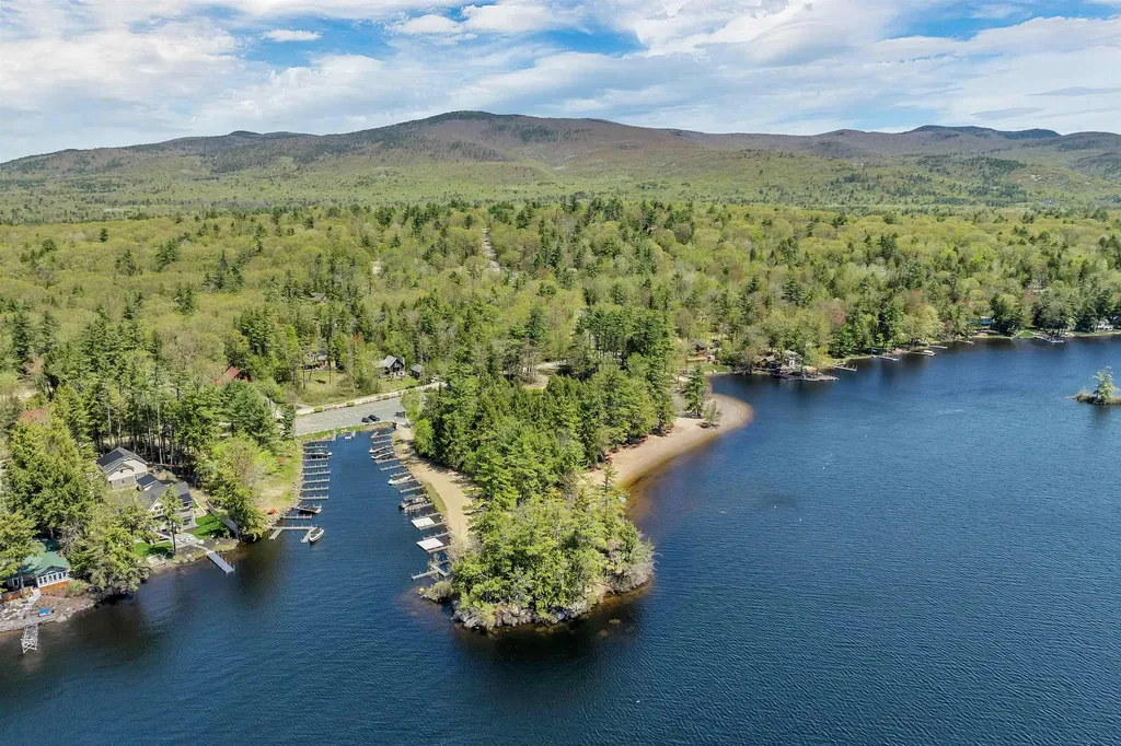 22 Sundorf Street Moultonborough NH 03254