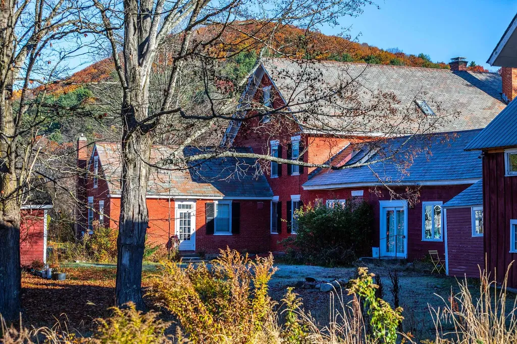 514 First Avenue Chester VT 05143