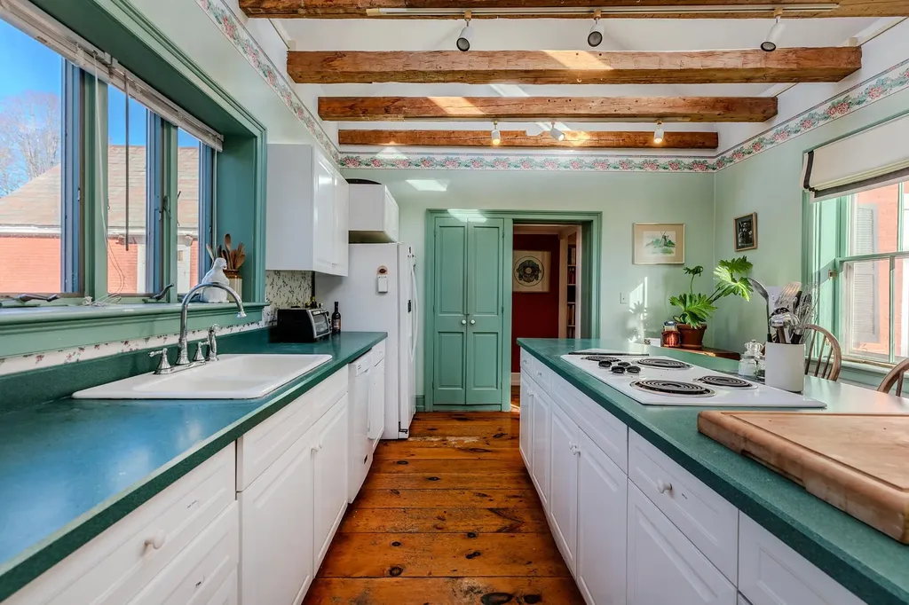 514 First Avenue Chester VT 05143