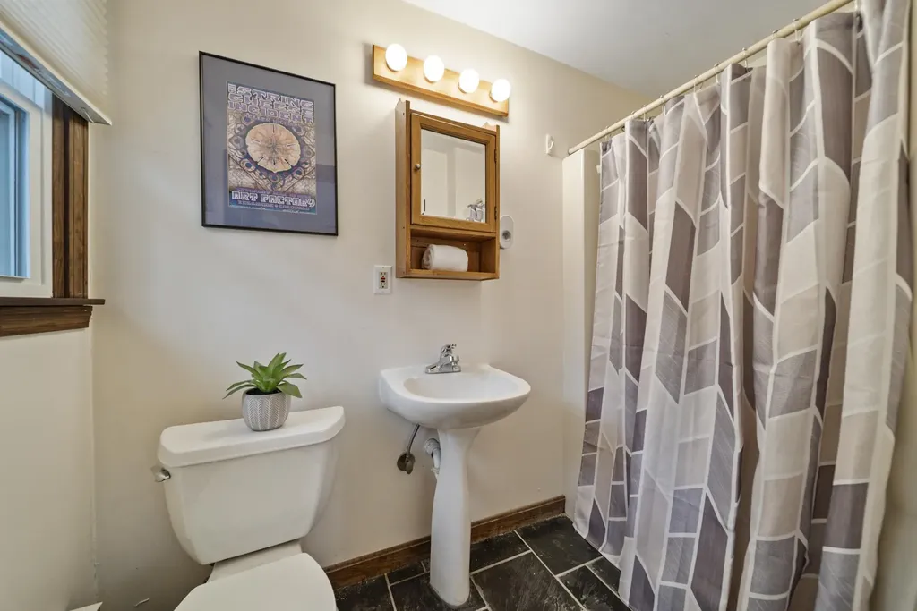 22 Winter Hill Road Goffstown NH 03045