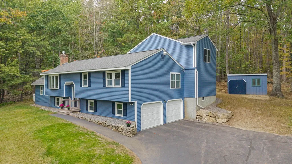 22 Winter Hill Road Goffstown NH 03045