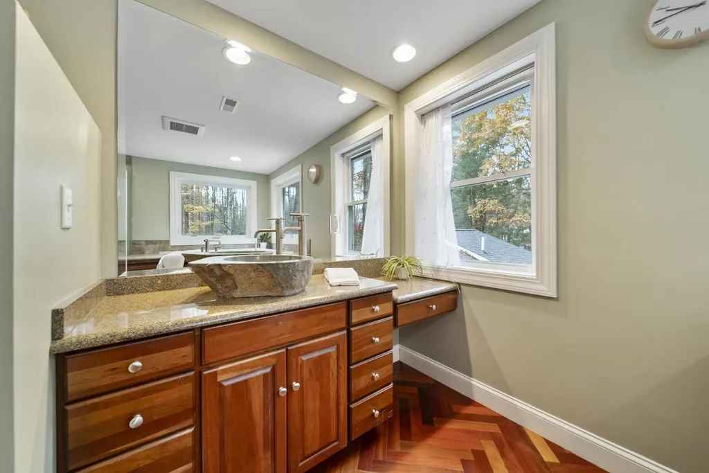 22 Winter Hill Road Goffstown NH 03045