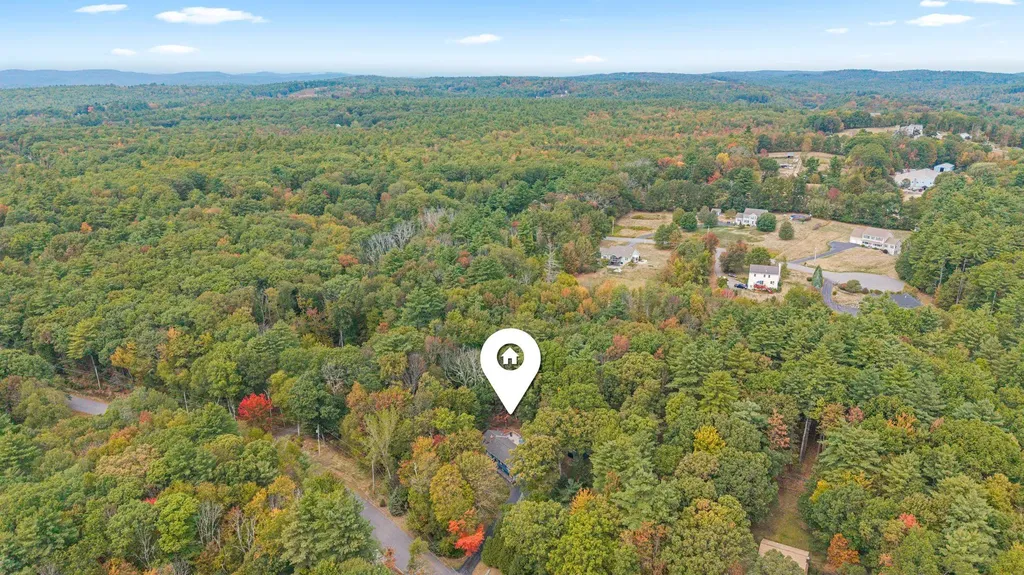 22 Winter Hill Road Goffstown NH 03045