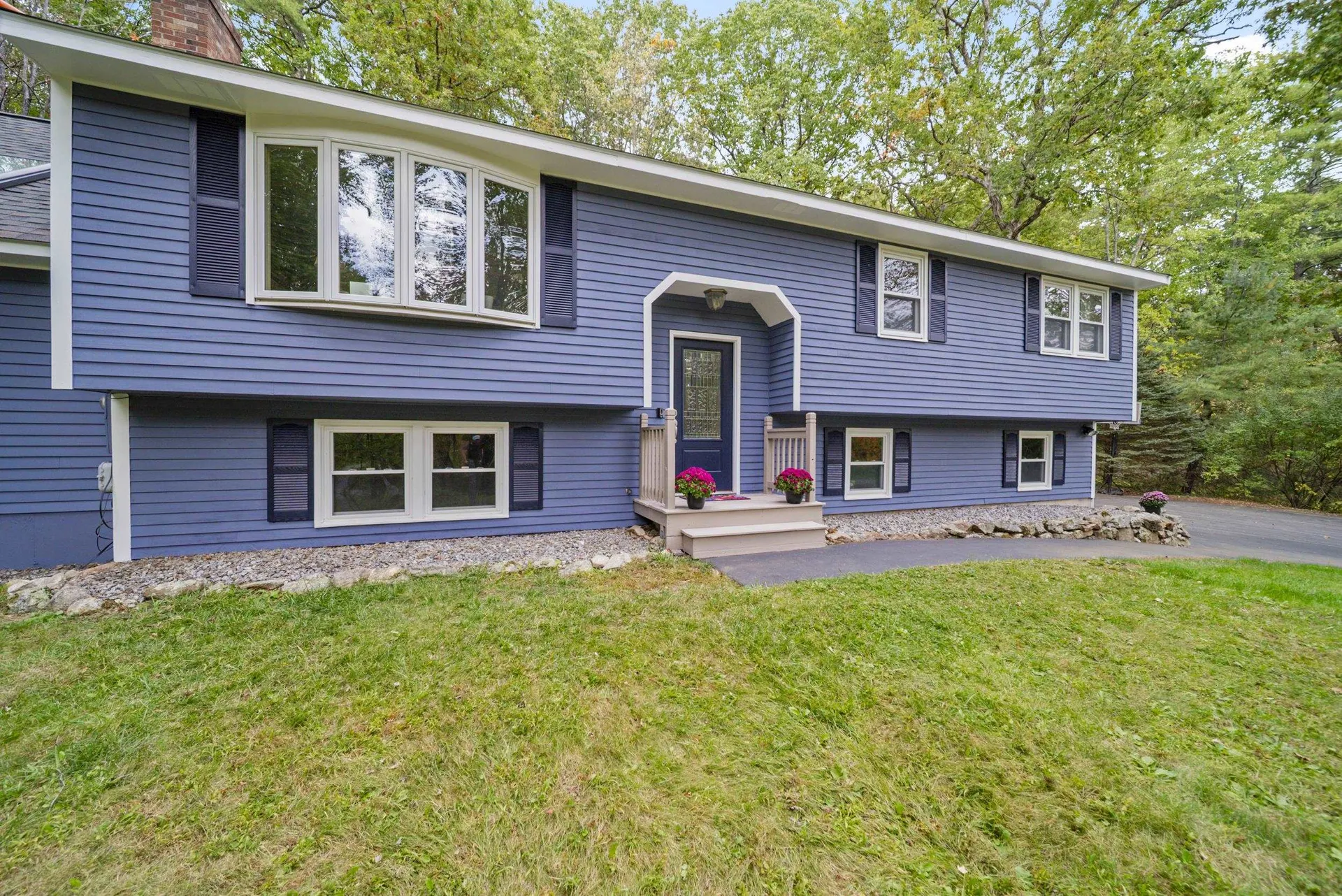 22 Winter Hill Road Goffstown NH 03045