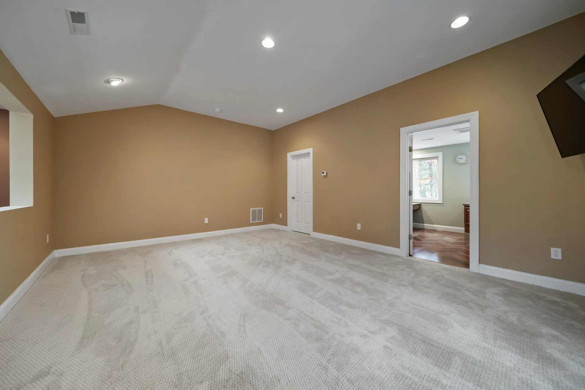 22 Winter Hill Road Goffstown NH 03045