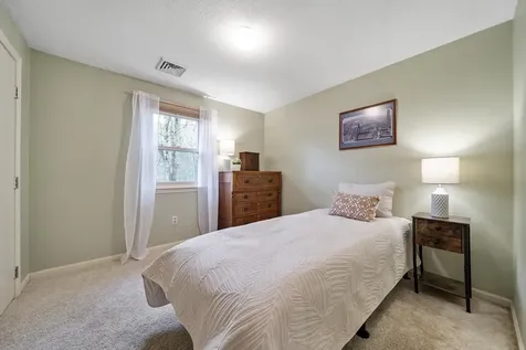 22 Winter Hill Road Goffstown NH 03045