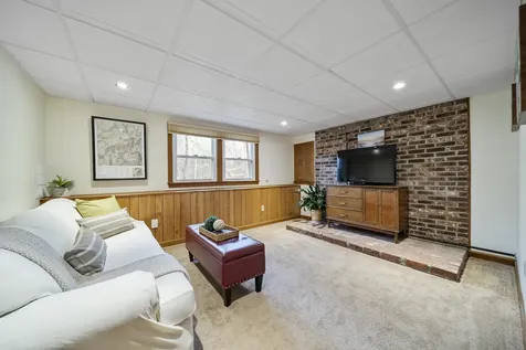 22 Winter Hill Road Goffstown NH 03045