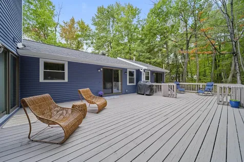 22 Winter Hill Road Goffstown NH 03045