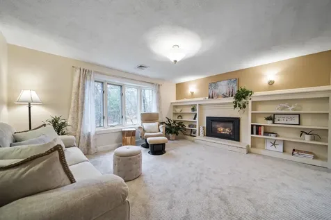 22 Winter Hill Road Goffstown NH 03045