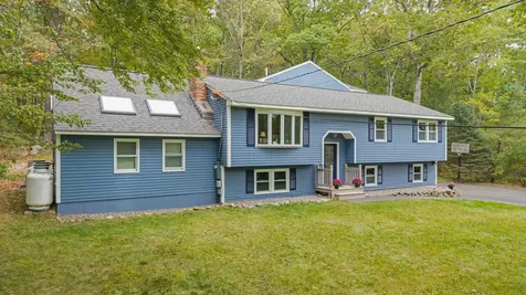 22 Winter Hill Road Goffstown NH 03045