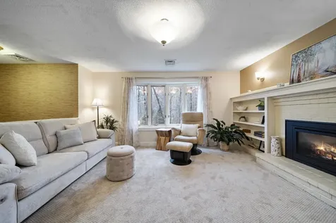 22 Winter Hill Road Goffstown NH 03045