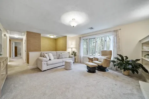 22 Winter Hill Road Goffstown NH 03045