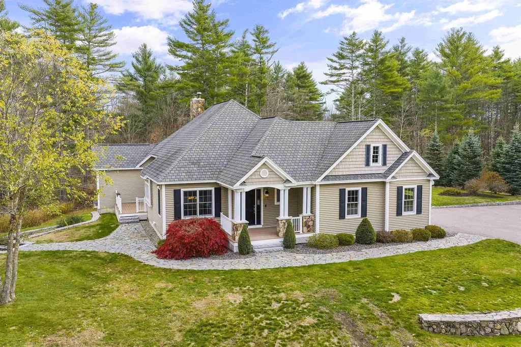 65 Lake Road Brentwood NH 03833