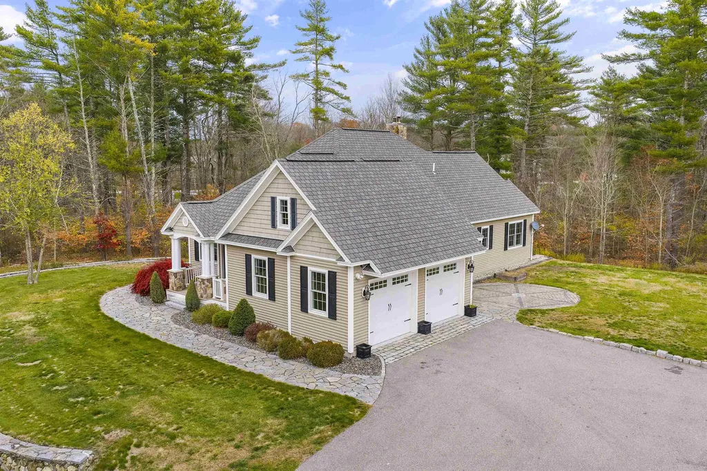 65 Lake Road Brentwood NH 03833