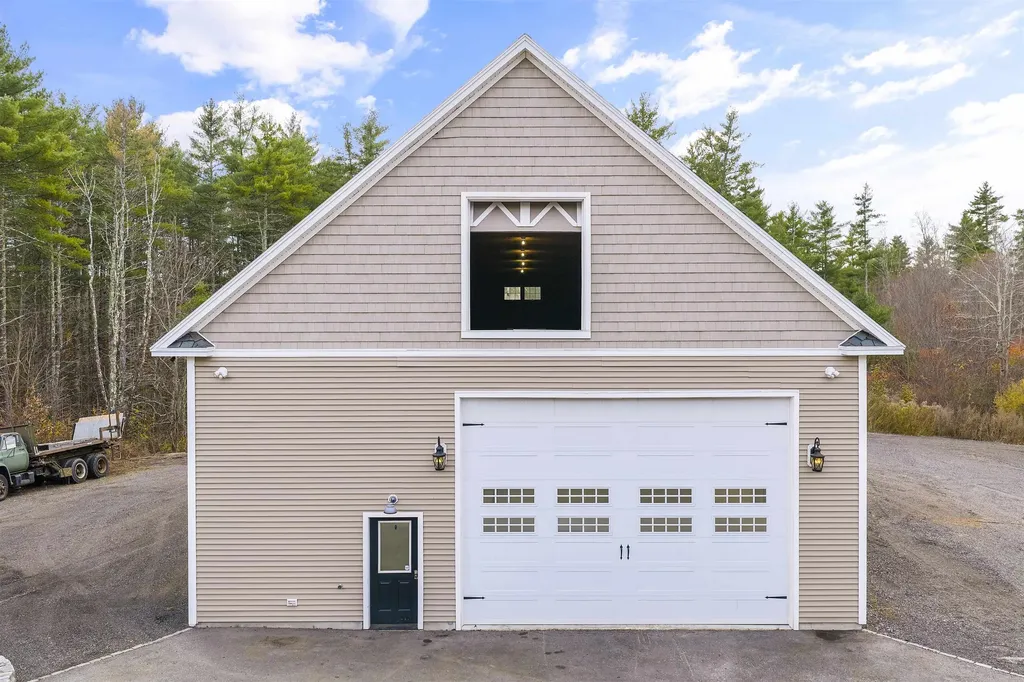65 Lake Road Brentwood NH 03833